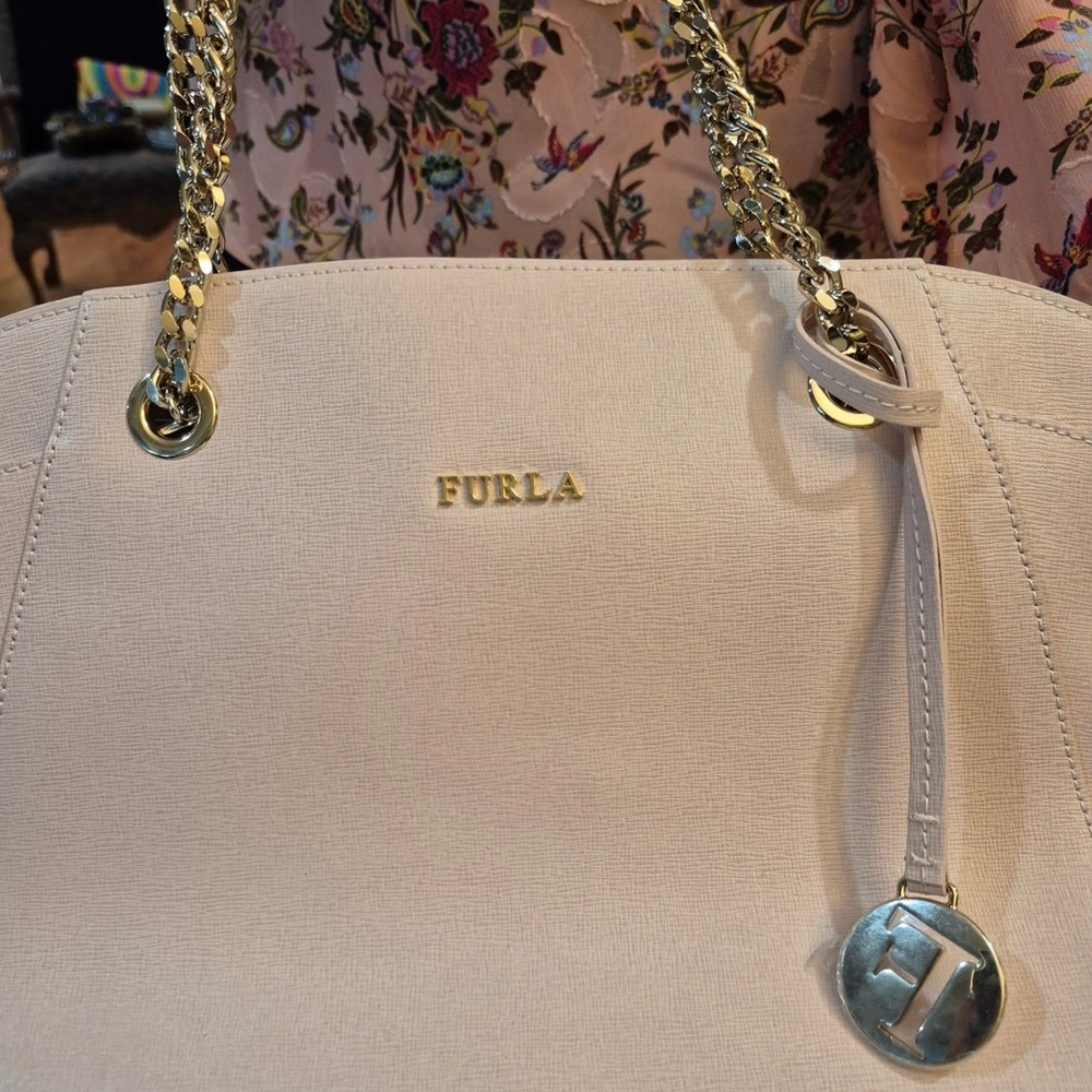 Furla Elegant Pale Pink Shoulder Bag